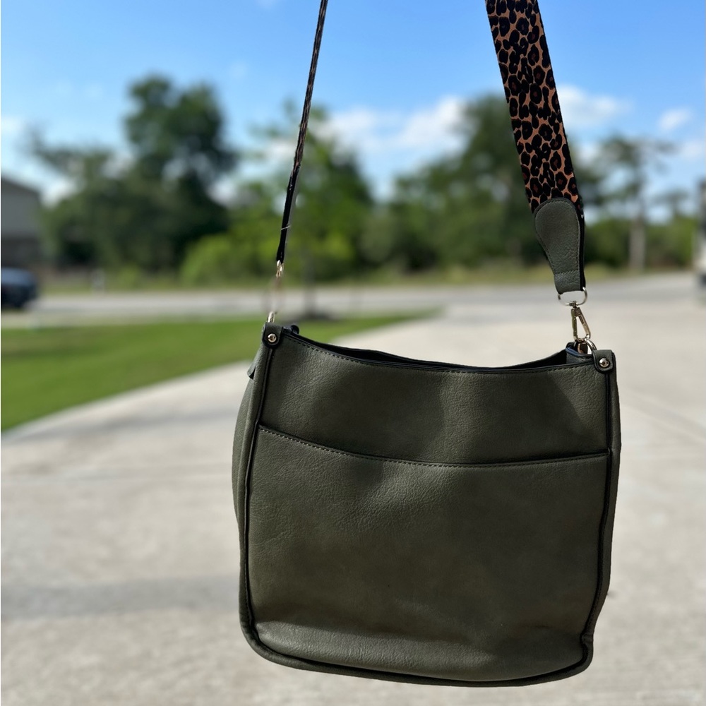 Jen&Co Vegan Leather Olive Green Crossbody